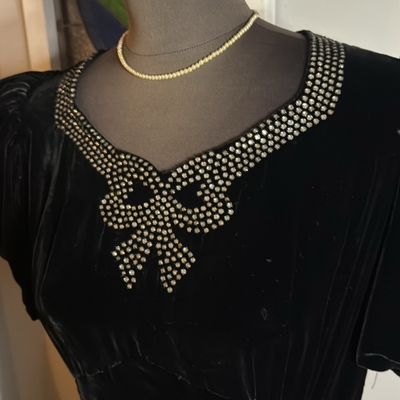 Antique 1930’s Black Silk Velvet Puff Sleeve Rhinestone Embellished Gown Flawed - Picture 4 of 12